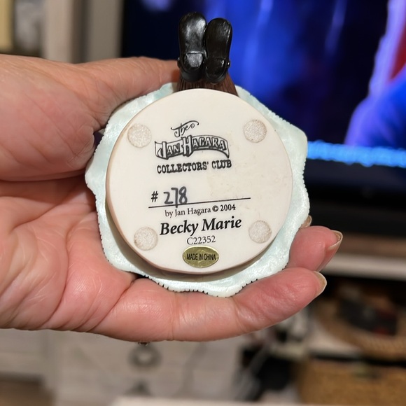 Jan Hagara collectibles Becky Marie Club Figurine C 22352 #278 - Picture 6 of 8